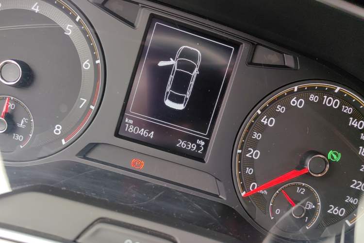 Used Volkswagen Sagitar 2019 280TSI DSG Comfort Version China VI Standard Odometer Close Up