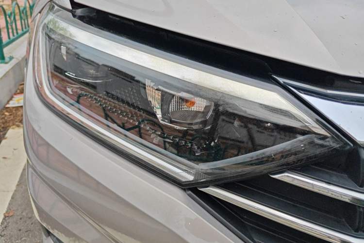 Used Volkswagen Sagitar 2019 280TSI DSG Comfort Version China V Standard Right Front Headlight