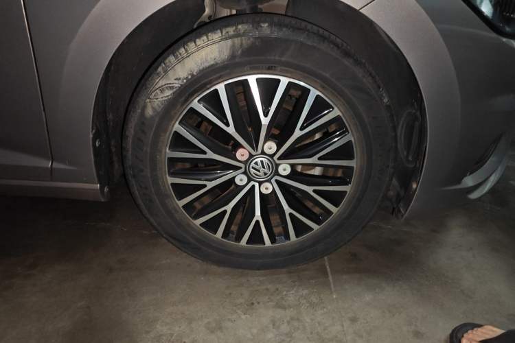 Used Volkswagen Sagitar 2019 280TSI DSG Comfort Version China VI Standard Right Front Wheel Hub