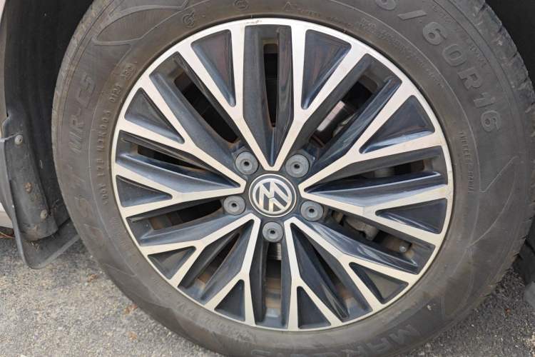 Used Volkswagen Sagitar 2019 280TSI DSG Comfort Version China V Standard Right Front Wheel Hub