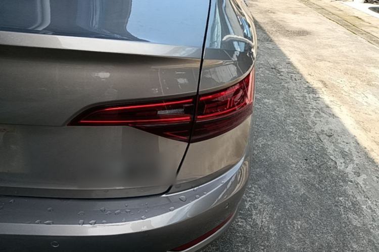 Used Volkswagen Sagitar 2019 280TSI DSG Comfort Version China V Standard Right Rear Taillight