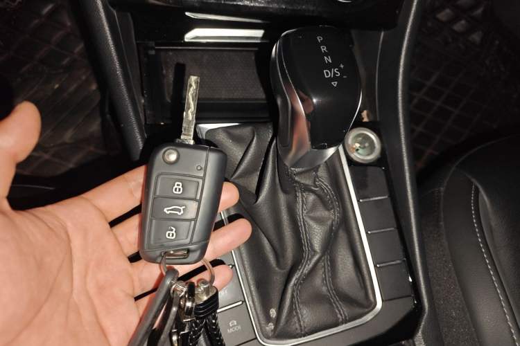 Used Volkswagen Sagitar 2019 280TSI DSG Comfort Version China VI Standard Vehicle Key