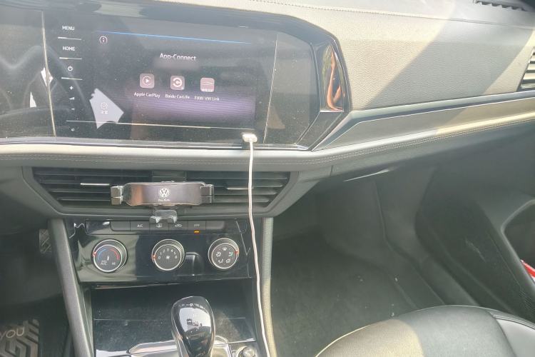 Used Volkswagen Sagitar 2020 280TSI DSG Comfort Version China VI Standard Audio And AC Panel