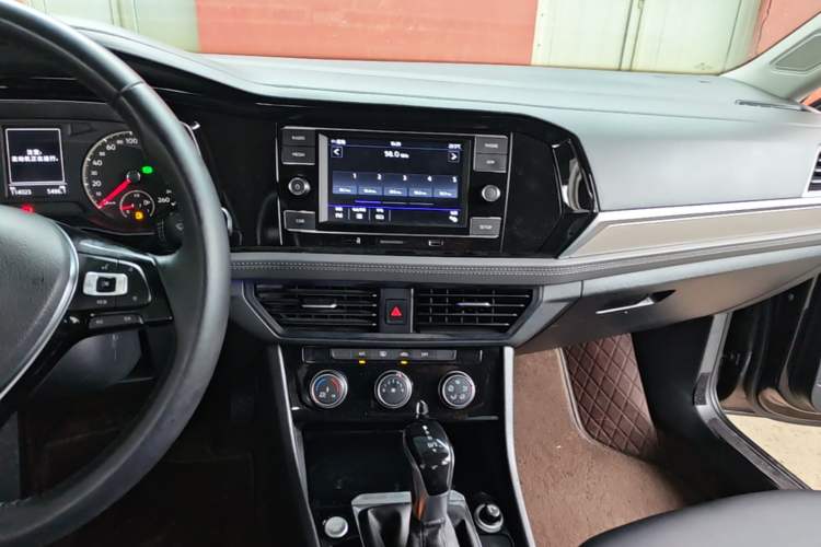 Used Volkswagen Sagitar 2020 280TSI DSG Comfort Version China VI Standard Audio And AC Panel