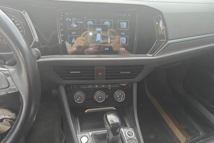 Used Volkswagen Sagitar 2020 200TSI DSG Comfort Version China VI Standard Audio And AC Panel