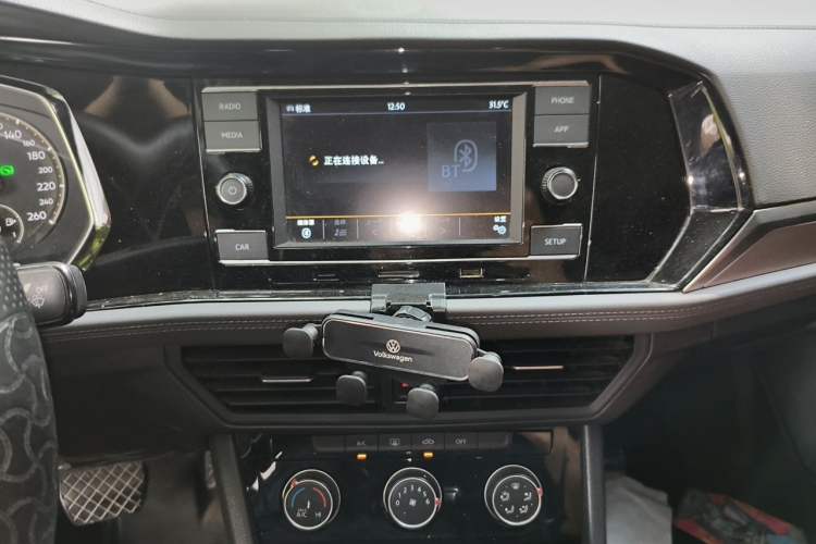 Used Volkswagen Sagitar 2020 200TSI DSG Comfort Version China VI Standard Audio And AC Panel