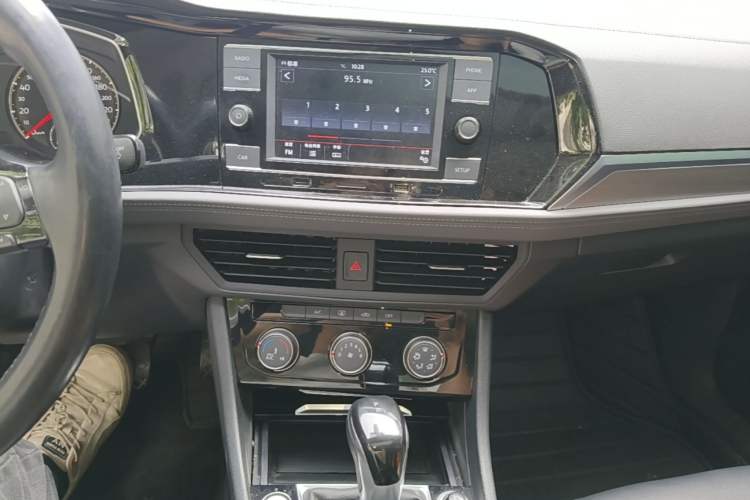 Used Volkswagen Sagitar 2020 280TSI DSG Comfort Version China VI Standard Audio And AC Panel