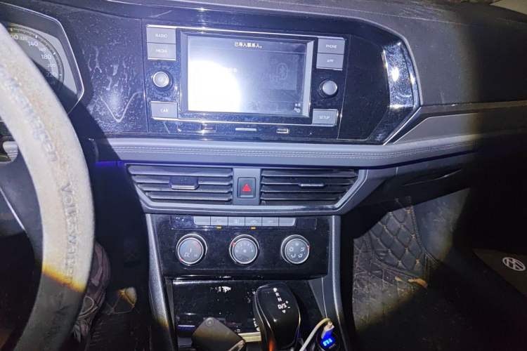 Used Volkswagen Sagitar 2020 200TSI DSG Comfort Version China VI Standard Audio And AC Panel