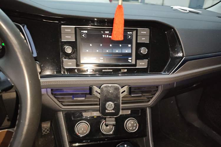 Used Volkswagen Sagitar 2020 200TSI DSG Comfort Version China VI Standard Audio And AC Panel