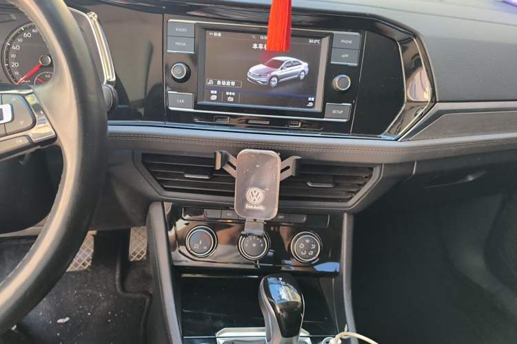 Used Volkswagen Sagitar 2020 200TSI DSG Comfort Version China VI Standard Audio And AC Panel