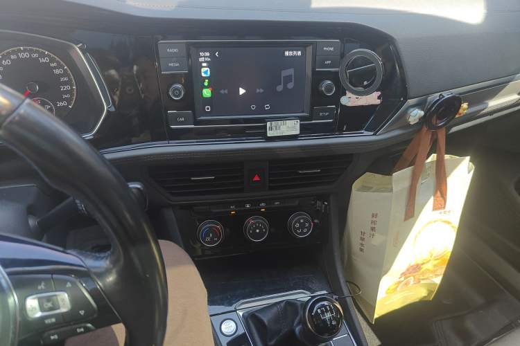 Used Volkswagen Sagitar 2020 200TSI Manual Comfort Version China VI Standard Audio And AC Panel