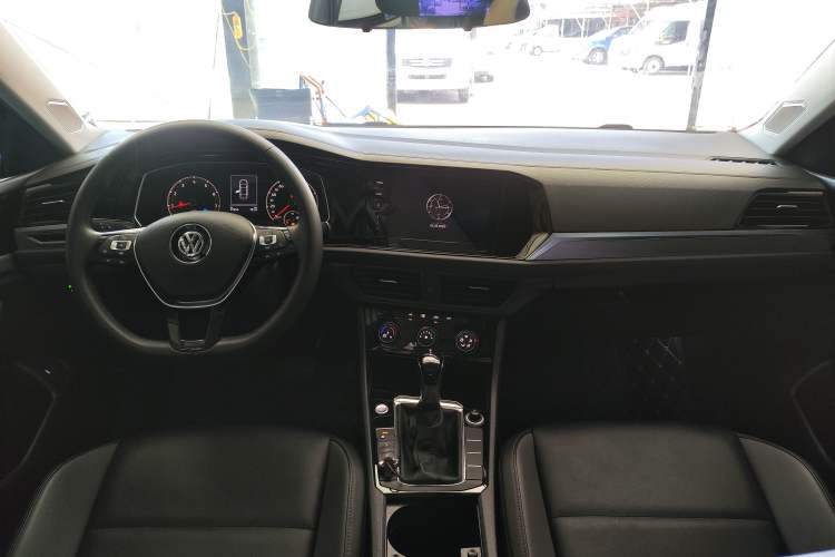 Used Volkswagen Sagitar 2020 200TSI DSG Comfort Version China VI Standard Center Console