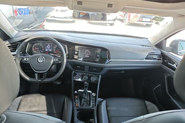 Used Volkswagen Sagitar 2020 280TSI DSG Comfort Version China VI Standard Center Console