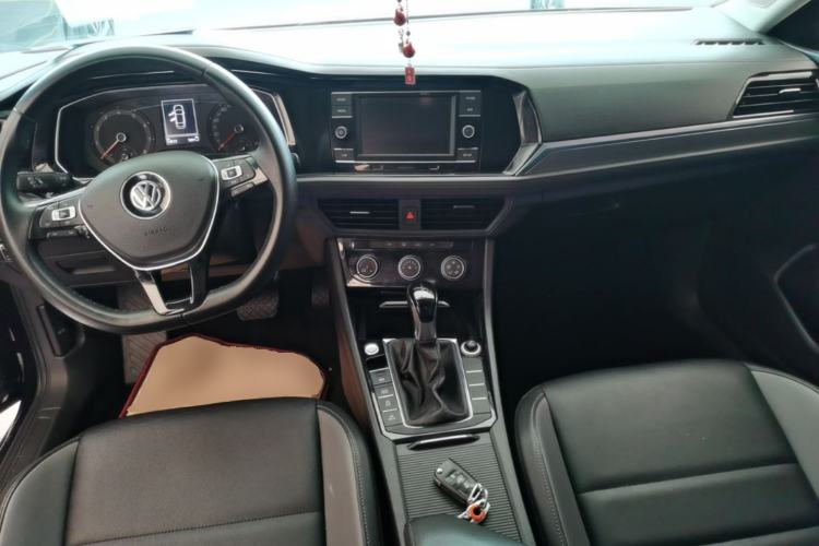 Used Volkswagen Sagitar 2020 280TSI DSG Comfort Version China VI Standard Center Console