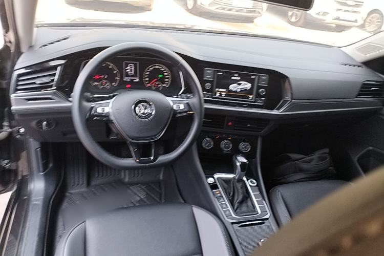 Used Volkswagen Sagitar 2020 280TSI DSG Comfort Version China VI Standard Center Console