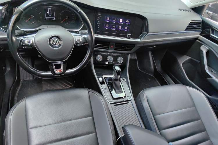 Used Volkswagen Sagitar 2020 200TSI DSG Comfort Version China VI Standard Center Console