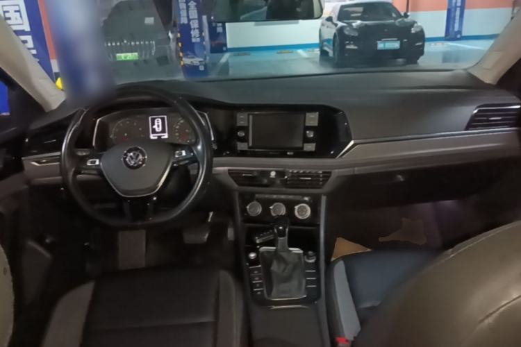 Used Volkswagen Sagitar 2020 280TSI DSG Comfort Version China VI Standard Center Console