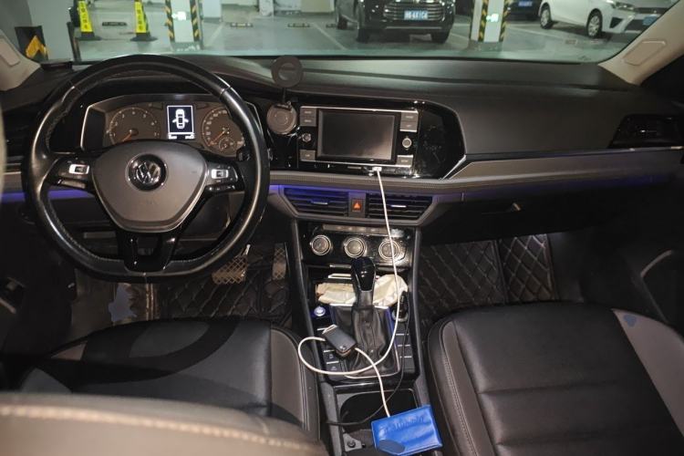 Used Volkswagen Sagitar 2020 280TSI DSG Comfort Version China VI Standard Center Console