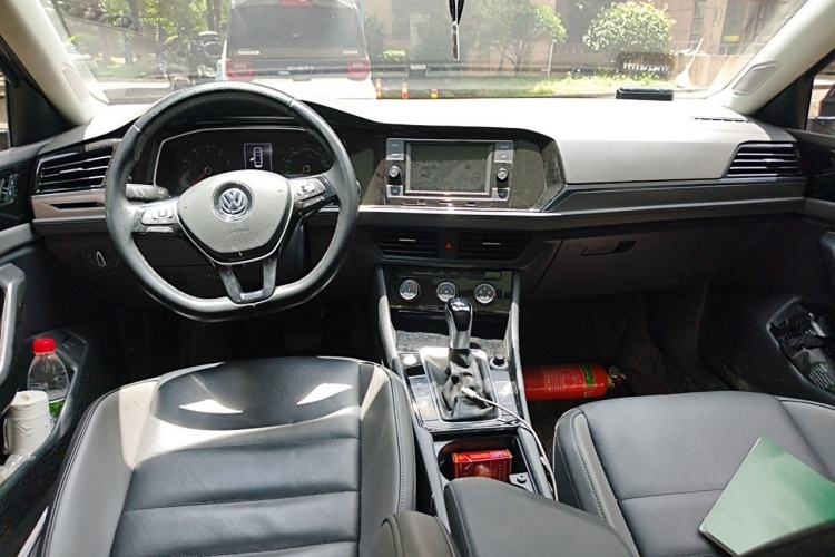 Used Volkswagen Sagitar 2020 280TSI DSG Comfort Version China VI Standard Center Console