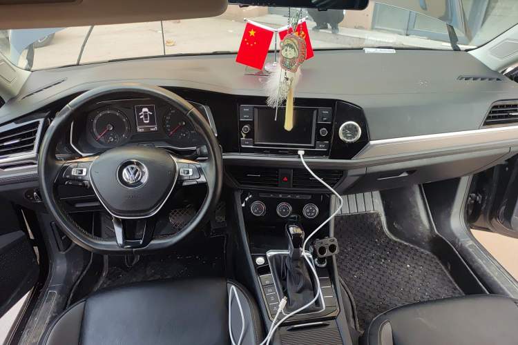 Used Volkswagen Sagitar 2020 280TSI DSG Comfort Version China VI Standard Center Console