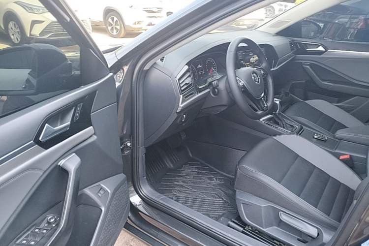 Used Volkswagen Sagitar 2020 280TSI DSG Comfort Version China VI Standard Driver Seat