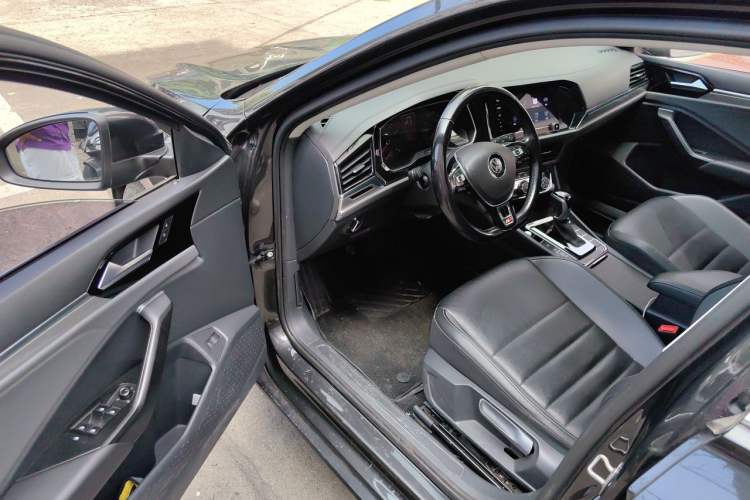 Used Volkswagen Sagitar 2020 200TSI DSG Comfort Version China VI Standard Driver Seat