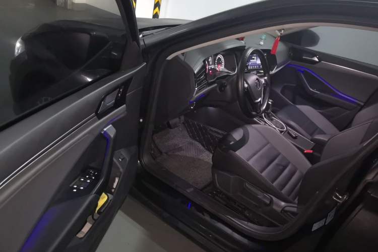 Used Volkswagen Sagitar 2020 280TSI DSG Comfort Version China VI Standard Driver Seat