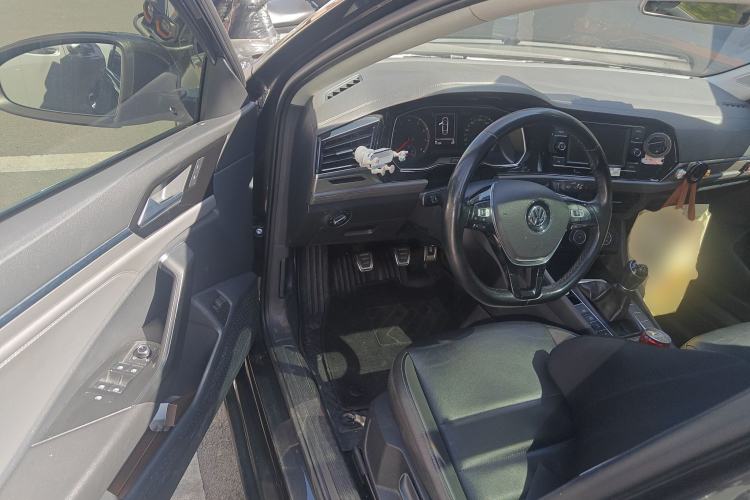 Used Volkswagen Sagitar 2020 200TSI Manual Comfort Version China VI Standard Driver Seat