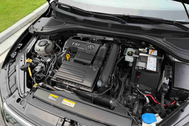Used Volkswagen Sagitar 2020 280TSI DSG Comfort Version China VI Standard Engine Bay