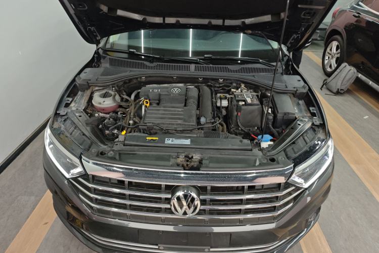Used Volkswagen Sagitar 2020 280TSI DSG Comfort Version China VI Standard Engine Bay