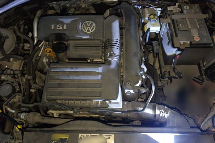 Used Volkswagen Sagitar 2020 200TSI DSG Comfort Version China VI Standard Engine Bay