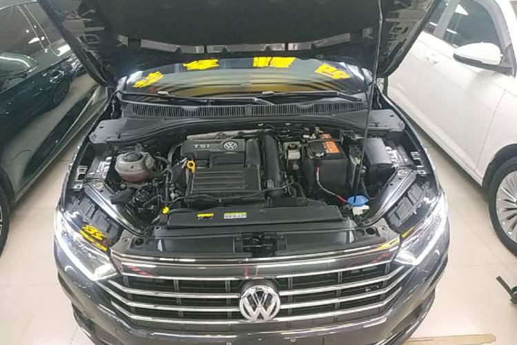 Used Volkswagen Sagitar 2020 280TSI DSG Comfort Version China VI Standard Engine Bay