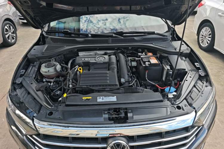 Used Volkswagen Sagitar 2020 280TSI DSG Comfort Version China VI Standard Engine Bay
