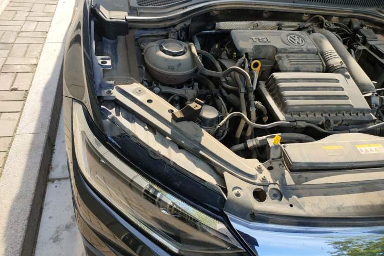 Used Volkswagen Sagitar 2020 280TSI DSG Comfort Version China VI Standard Engine Bay Right