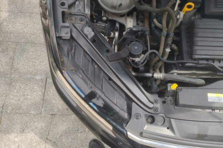 Used Volkswagen Sagitar 2020 280TSI DSG Comfort Version China VI Standard Engine Bay Right