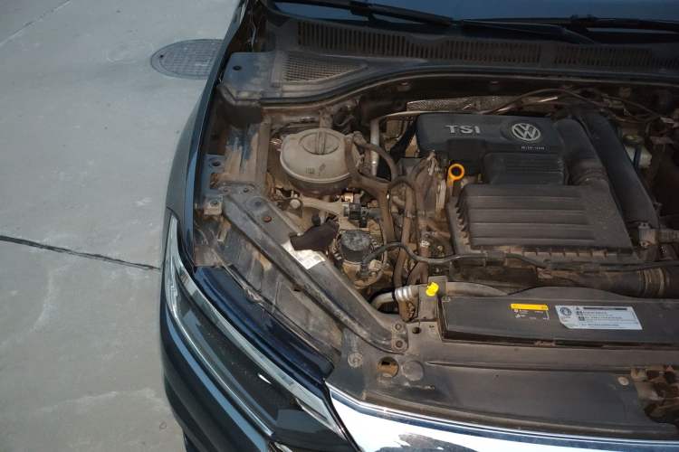 Used Volkswagen Sagitar 2020 200TSI DSG Comfort Version China VI Standard Engine Bay Right