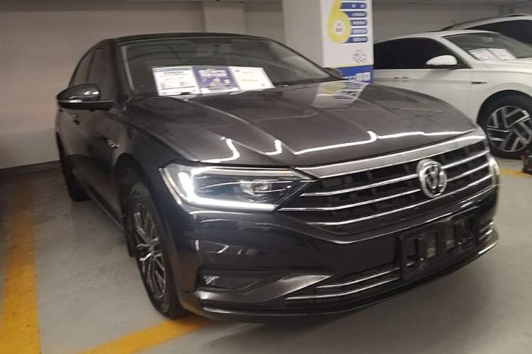 Used Volkswagen Sagitar 2020 200TSI DSG Comfort Version China VI Standard Front Right 45 Deg