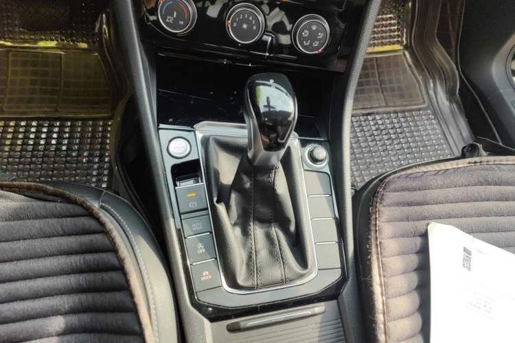 Used Volkswagen Sagitar 2020 280TSI DSG Comfort Version China VI Standard Gear Lever