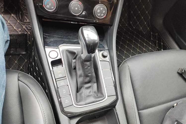 Used Volkswagen Sagitar 2020 280TSI DSG Comfort Version China VI Standard Gear Lever