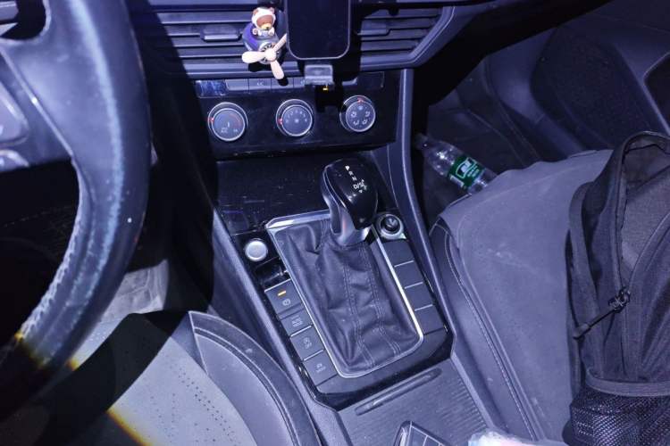 Used Volkswagen Sagitar 2020 200TSI DSG Comfort Version China VI Standard Gear Lever