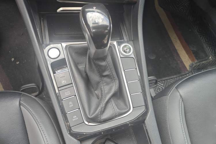 Used Volkswagen Sagitar 2020 200TSI DSG Comfort Version China VI Standard Gear Lever