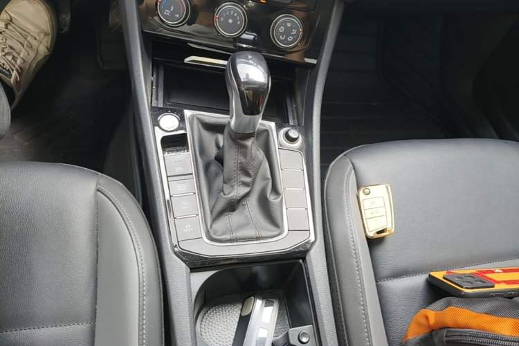 Used Volkswagen Sagitar 2020 280TSI DSG Comfort Version China VI Standard Gear Lever