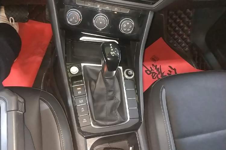 Used Volkswagen Sagitar 2020 280TSI DSG Comfort Version China VI Standard Gear Lever