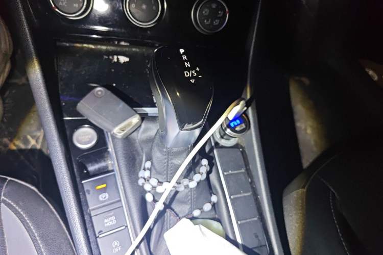 Used Volkswagen Sagitar 2020 200TSI DSG Comfort Version China VI Standard Gear Lever