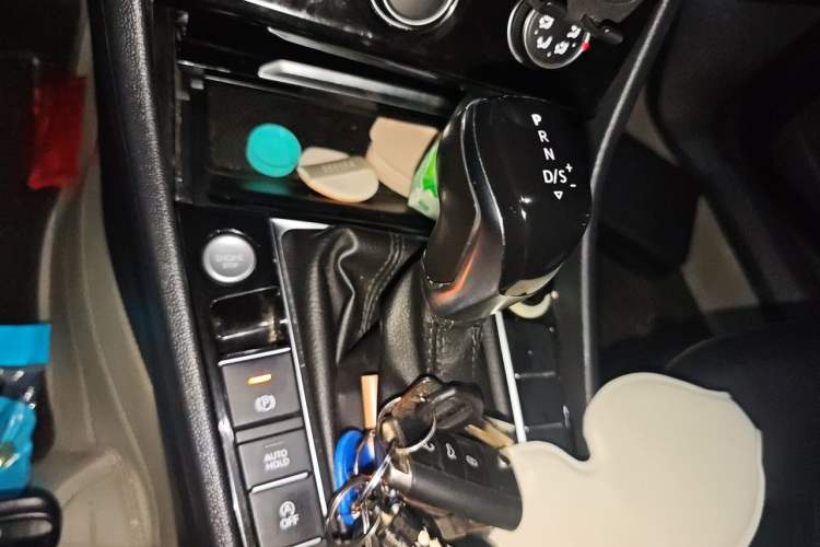 Used Volkswagen Sagitar 2020 280TSI DSG Comfort Version China VI Standard Gear Lever