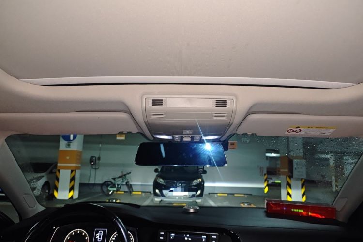 Used Volkswagen Sagitar 2020 200TSI DSG Comfort Version China VI Standard Headliner