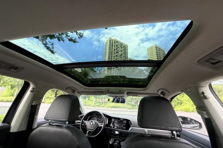 Used Volkswagen Sagitar 2020 280TSI DSG Comfort Version China VI Standard Headliner
