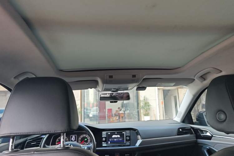Used Volkswagen Sagitar 2020 280TSI DSG Comfort Version China VI Standard Headliner