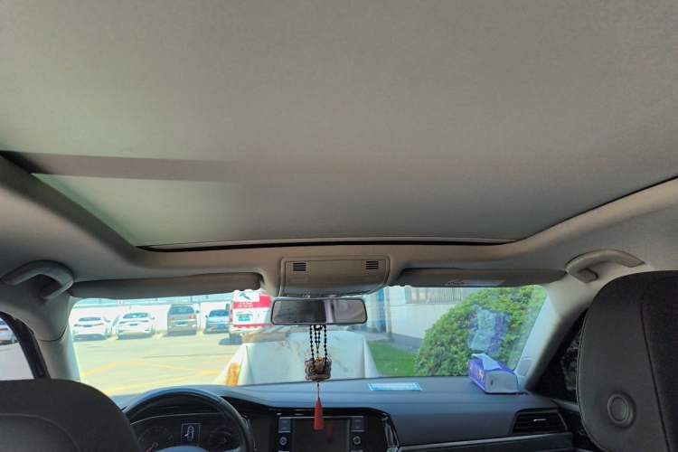 Used Volkswagen Sagitar 2020 200TSI DSG Comfort Version China VI Standard Headliner