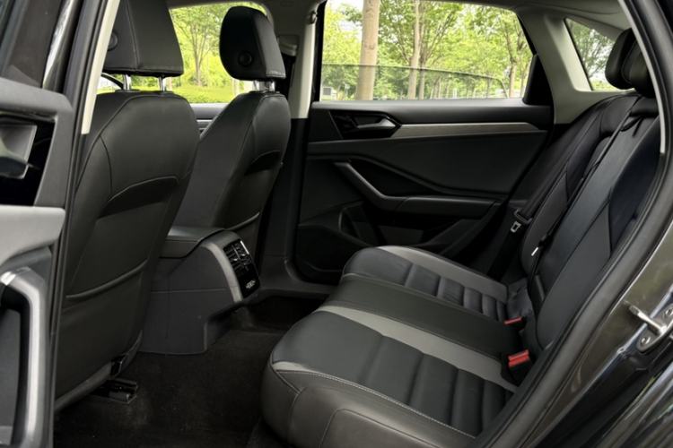 Used Volkswagen Sagitar 2020 280TSI DSG Comfort Version China VI Standard Interior 1